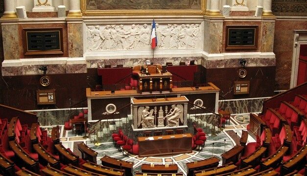 Candidature de Braun-Pivet à l’Assemblée : entre colère et résignation chez les élus ultramarins