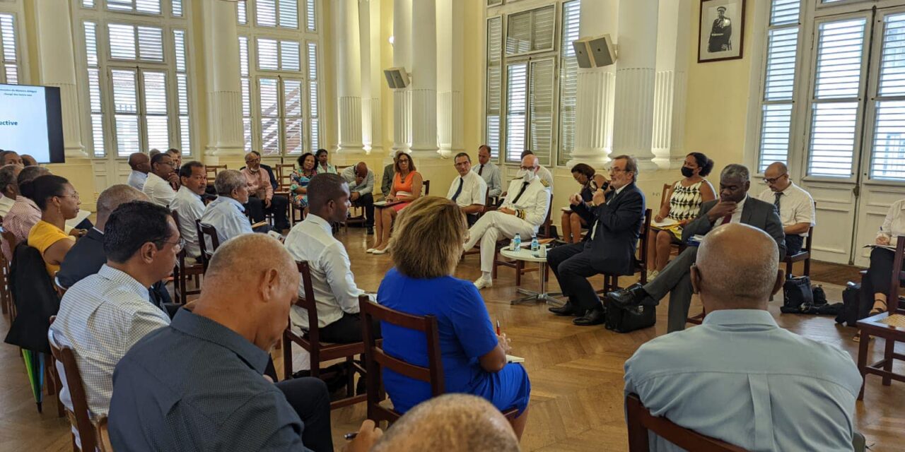 Visite éclair de Jean-François Carenco aux Antilles