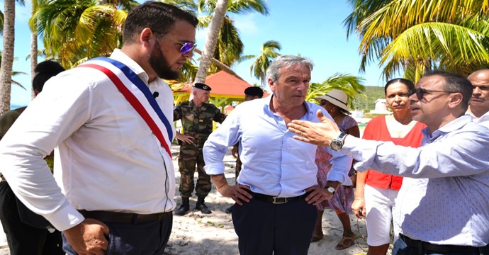 Une première visite ministérielle en Guadeloupe pour Philippe Vigier sur fond d’ouragan Tammy