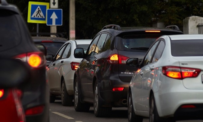 Trajets domicile-travail : l’usage de la voiture augmente en Guadeloupe